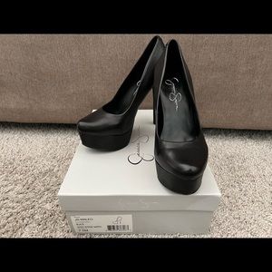 NWT Black Jessica Simpson Waleo Pump Size 7.5